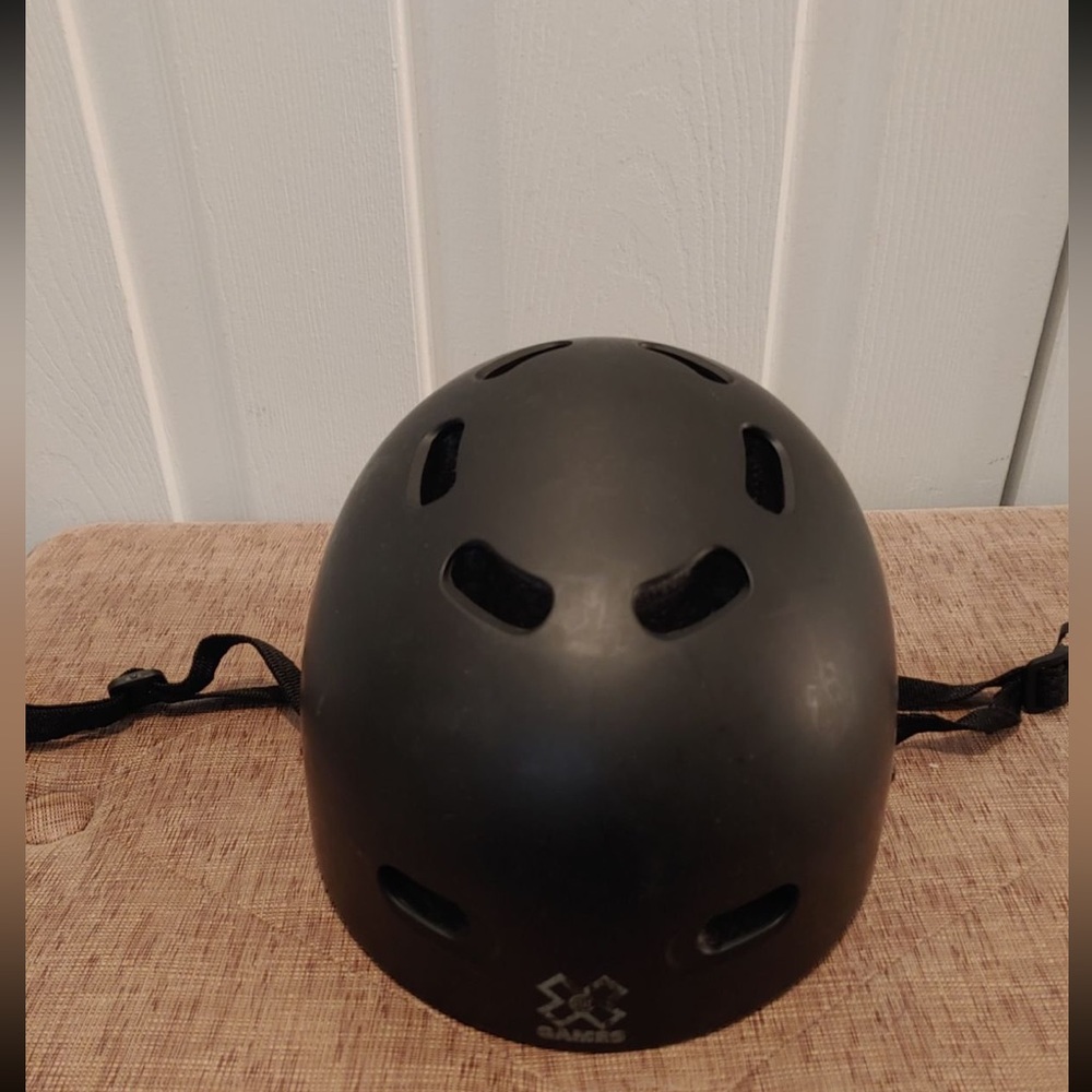 Extreme Games (X-Games) Kids/Youth Black Helmet